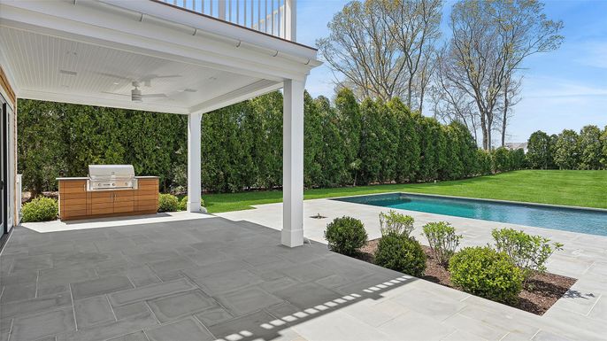 Exterior, Pool