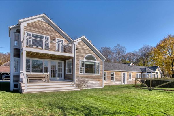 Backyard, Exterior, Facade, Ranch