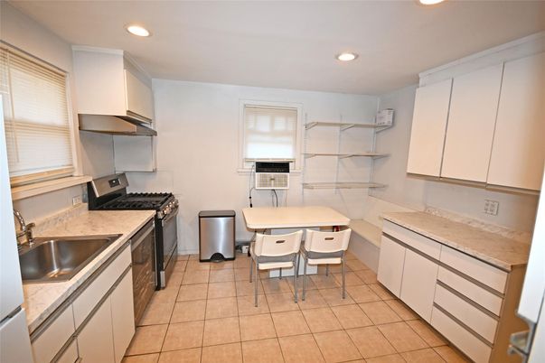 Dining room, Interior, Kitchen, Recessed Lighting