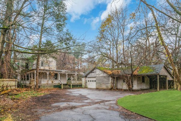 Backyard, Detached Garage, Exterior