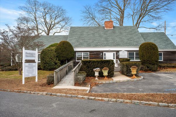 Exterior, Facade, Cape Cod