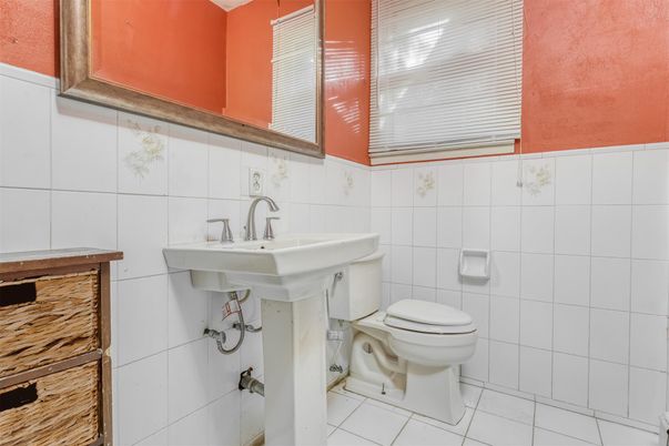 Bathroom, Interior