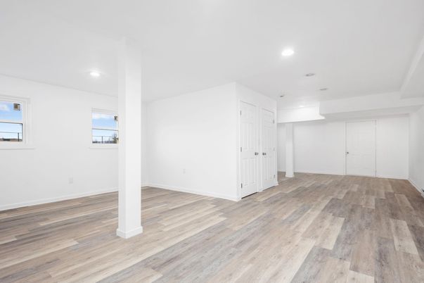 Empty room, Interior, Recessed Lighting, Wood Texture Flooring