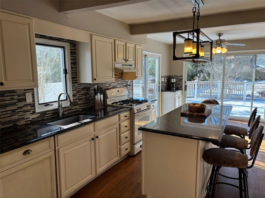 Interior, Kitchen, Pendant Lights, Wood Texture Flooring
