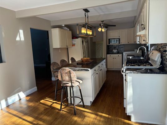 Interior, Kitchen, Pendant Lights, Wood Texture Flooring