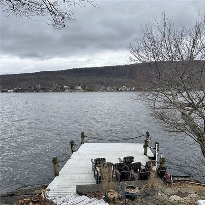 Exterior, Lake