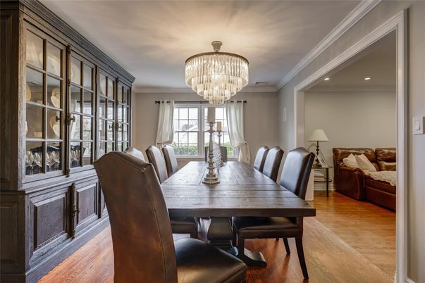 Chandelier, Dining room, Interior, Recessed Lighting, Wood Texture Flooring