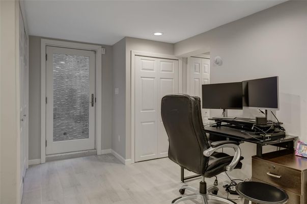 Home Office, Interior, Recessed Lighting, Wood Texture Flooring