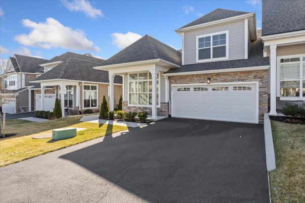 Attached, Exterior, Facade, Cape Cod