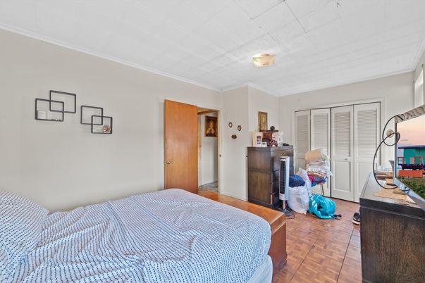 Bedroom, Interior, Water