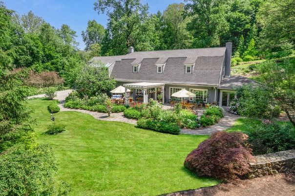 Backyard, Exterior, Facade, Cape Cod