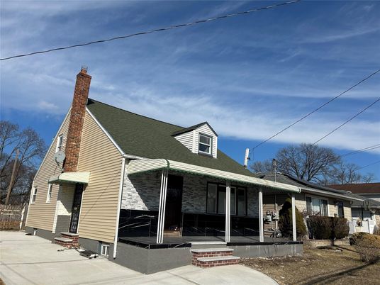 Exterior, Facade, Cape Cod