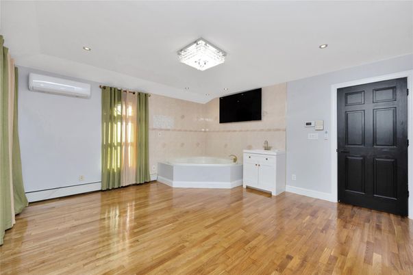 Bathroom, Empty room, Interior, Recessed Lighting, Wood Texture Flooring