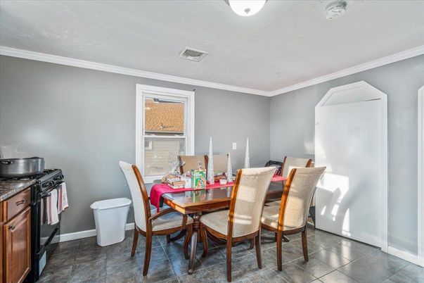 Dining room, Interior