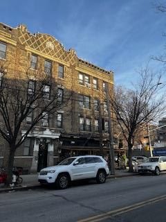 Exterior, Facade, Rowhouse
