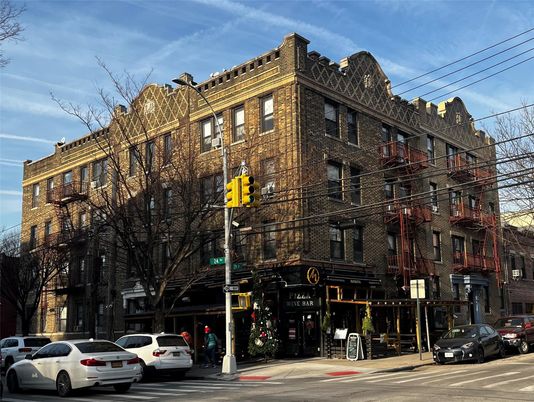 Exterior, Facade, Chicago School