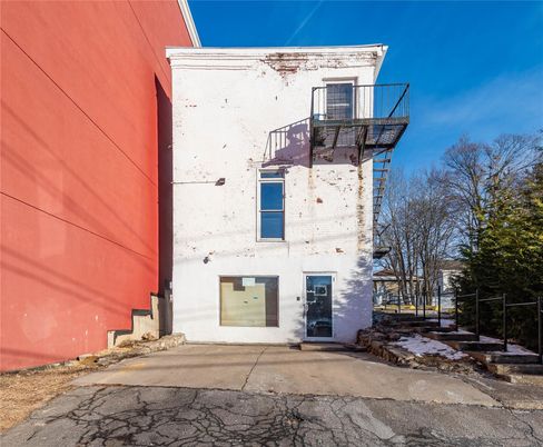 Exterior, Facade, Rowhouse
