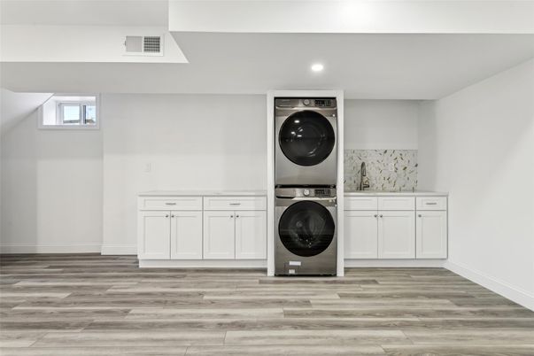 Interior, Recessed Lighting, Utility Closets, Washer, Wood Texture Flooring