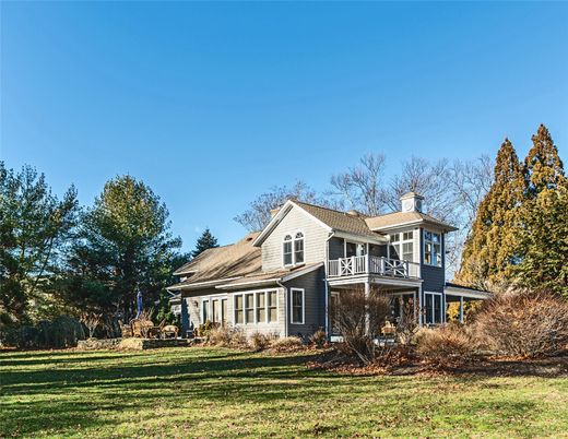 Backyard, Exterior, Facade, Queen Anne Victorian