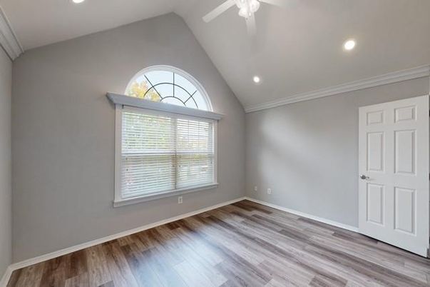 Empty room, Interior, Recessed Lighting, Wood Texture Flooring