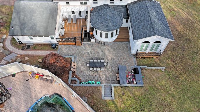 Exterior, Drone