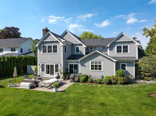 Backyard, Exterior, Facade, Farmhouse