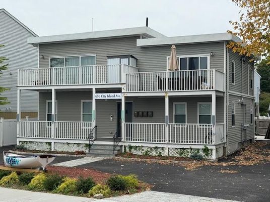 Exterior, Facade, American Craftsman