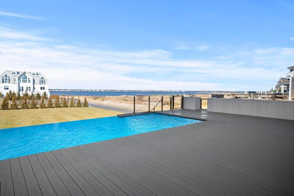 Exterior, Pool, Water