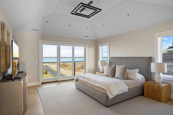 Bedroom, Interior, Recessed Lighting, Water, Wood Texture Flooring