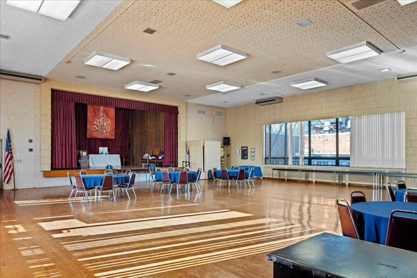 Dining room, Interior, Recessed Lighting