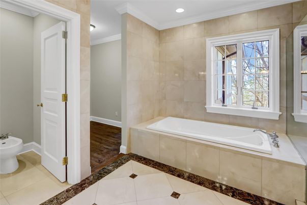 Bathroom, Interior, Recessed Lighting, Wood Texture Flooring