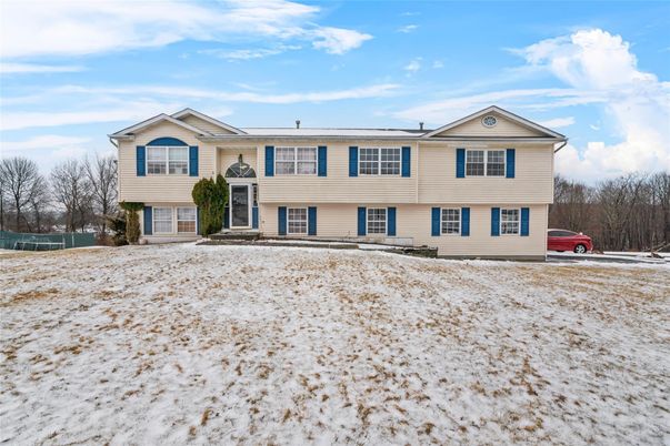 Exterior, Facade, Raised Ranch