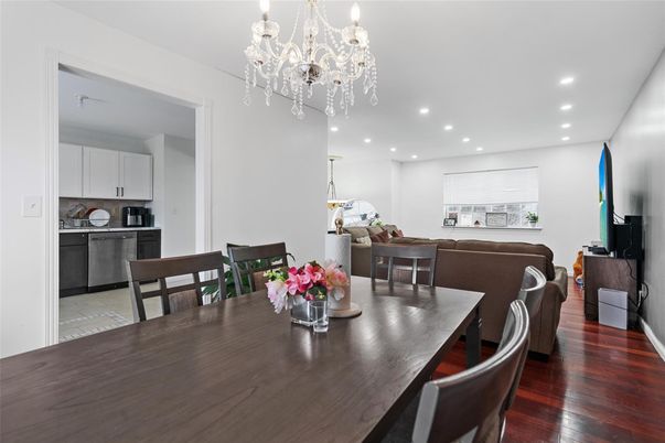 Chandelier, Dining room, Interior, Kitchen, Recessed Lighting, Wood Texture Flooring