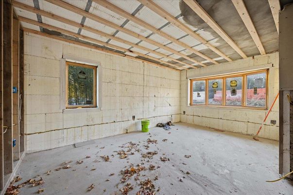 Empty room, Interior, Wooden Beams
