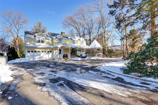 Attached, Backyard, Exterior, Facade, Queen Anne Victorian