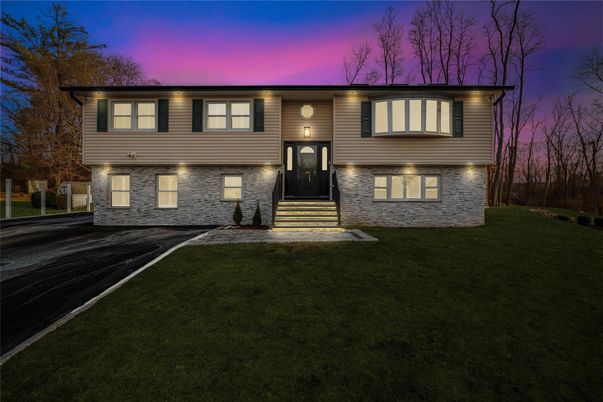 Exterior, Facade, Raised Ranch