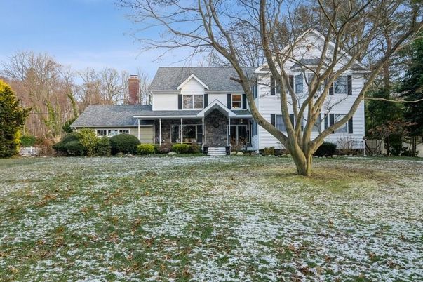 Backyard, Exterior, Facade, Cape Cod