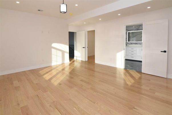 Empty room, Interior, Pendant Lights, Recessed Lighting, Wood Texture Flooring