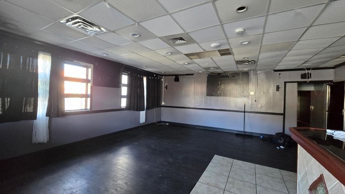 Empty room, Interior, Recessed Lighting