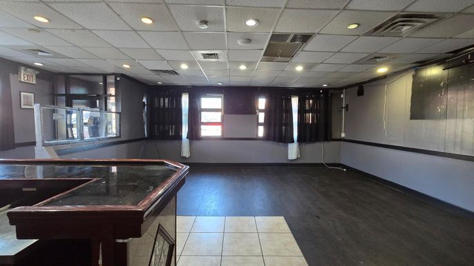 Billiard Table, Game Room, Interior, Recessed Lighting, Wood Texture Flooring