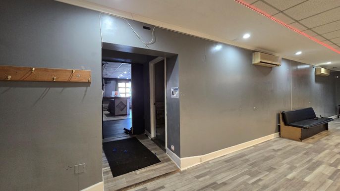 Elevator, Interior, Recessed Lighting, Wood Texture Flooring