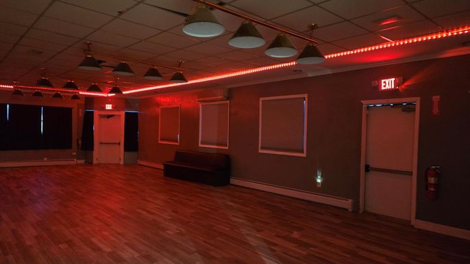 Empty room, Interior, Pendant Lights, Wood Texture Flooring