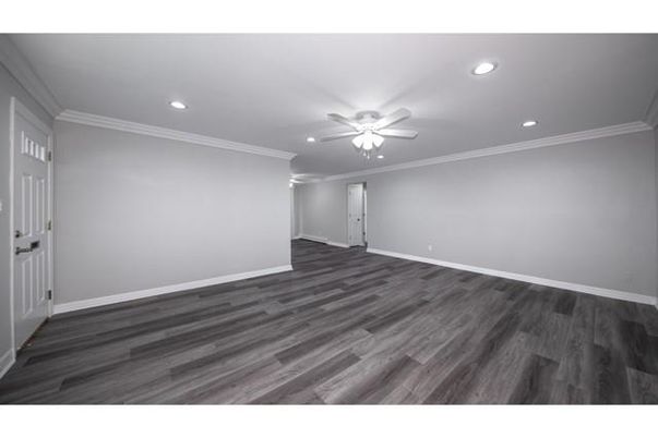 Empty room, Interior, Recessed Lighting, Wood Texture Flooring