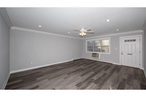 Empty room, Interior, Recessed Lighting, Wood Texture Flooring