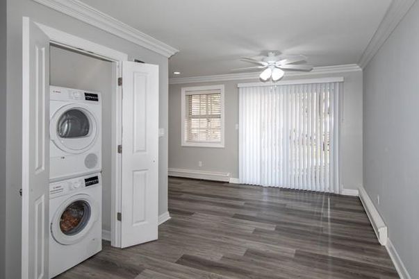 Interior, Recessed Lighting, Utility Closets, Washer, Wood Texture Flooring