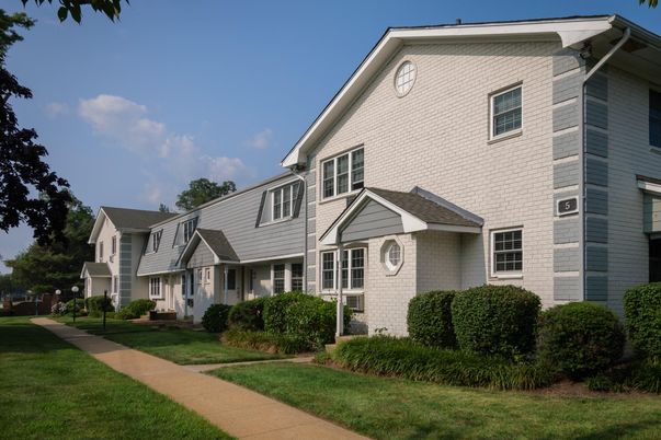 Exterior, Facade, Brick Facade, American Craftsman
