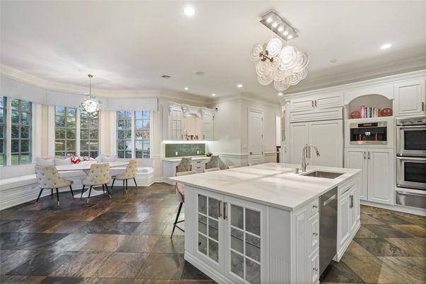 Chandelier, Dining room, Interior, Kitchen, Pendant Lights, Recessed Lighting, Stainless Steel Appliances
