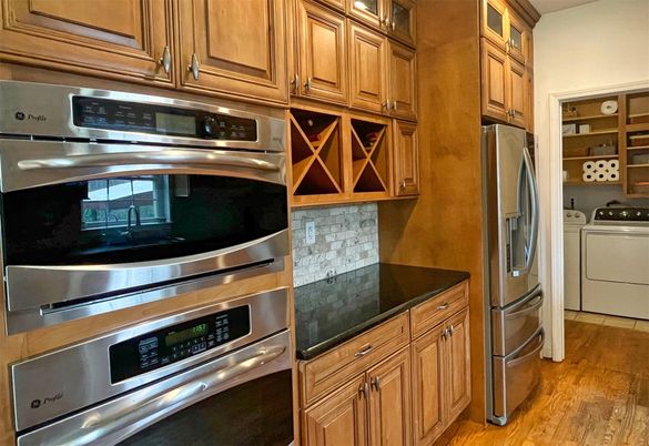 Interior, Kitchen, Stainless Steel Appliances, Washer, Wood Texture Flooring