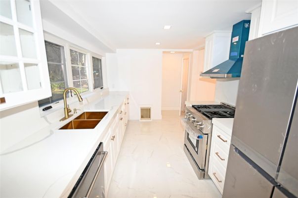 Interior, Kitchen, Marble, Recessed Lighting, Stainless Steel Appliances