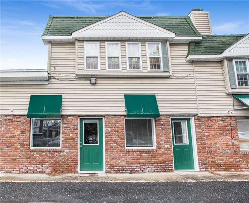 Exterior, Facade, Brick Facade, Queen Anne Victorian